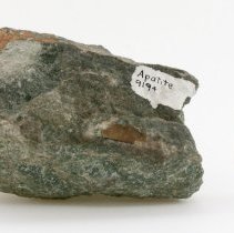 Apatite, 9194. Front view with scale bar.