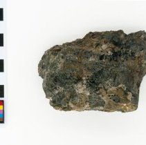 Triphylite, 9172. Top view w/scale bar.