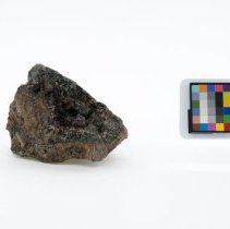 Garnet, 7300. Front view w/scale bar.