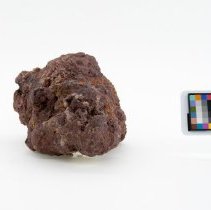 Hematite, 7642. Front view w/scale bar.