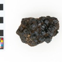 Cassiterite, 7804. Top view w/scale bar.