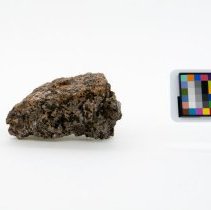 Anatase, 7848. Front view w/scale bar.