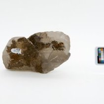 Witherite, 8888. Bottom view w/scale bar.