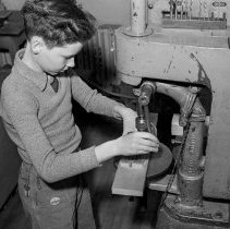 Edison Junior High school activities.  Making games for men in the service;