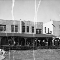 Roosevelt high, cafeteria activities.  Service line outside.