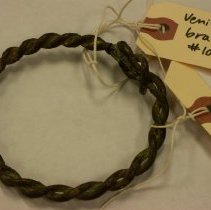 [Bracelet of Twisted Wire]