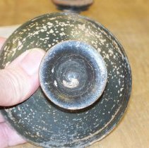 1 of Pair of Associated Lekani(de)s/ Cosmetic Bowl with Knobbed Lid