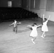 Sterry school activities.  Physical education.  Rhythm [dance, dancing] activities.