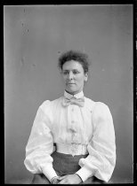 Portrait of a woman. T.E. Taylor studio, c.1896-1910.