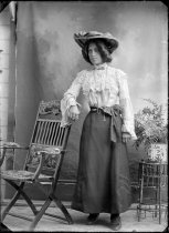 Portrait of a woman. T.E. Taylor studio, c.1896-1910.