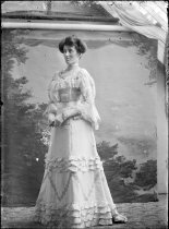 Portrait of a woman. T.E. Taylor studio, c.1896-1910.