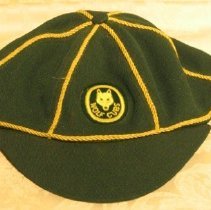 Wolfs club gold cap