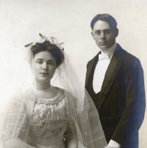 Gutzwiller & McBean Wedding portrait