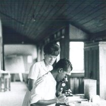 Inge Hansen with counterprt in the Laboratory Kandy General Hospital in Cey