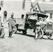 The best Army trucks and soldiers