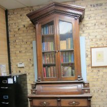 Bella Vista Hotel bookcase secretary