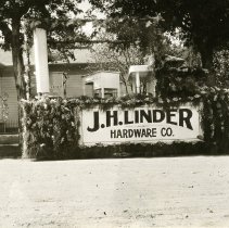 Linder Hardware parade float