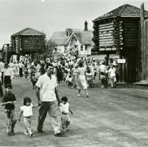 Magic Mountain Opening Day crowd