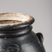 Golden City Pottery & Fire Brick Works crock detail
