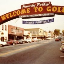 Eakers Department Store and Welcome Arch