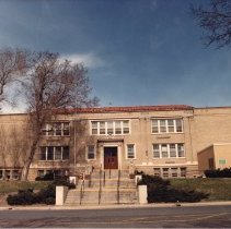 Golden Junior High School building