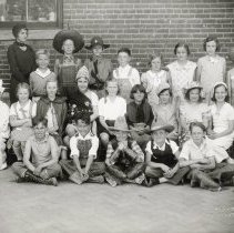 Grace Rowe and class dressed in costume - South School
