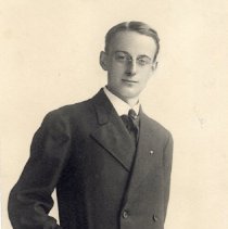 GHS graduate Lincoln Roy "Lynn" Meeker, Class of 1906