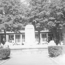 Bestor Fountain and Post Office