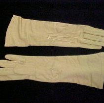 Pair of Ladies Fashion Gloves