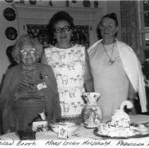 Bird, Tree & Garden Club Garden Mart