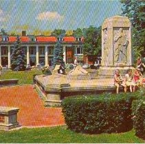 Colonnade and Bestor Plaza