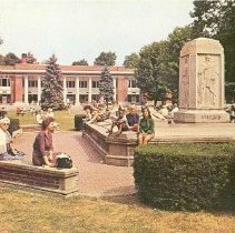 Bestor Plaza and Colonnade