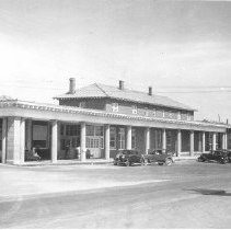 Automobile Gate & Welcome Center