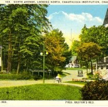 North Avenue, Looking North