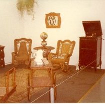 Antique Show Music Player