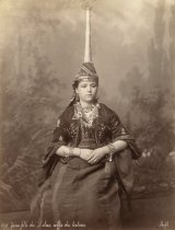 Jeune fille du liban coiffée du tentour