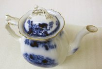 Roseville Teapot