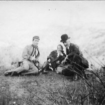 Jewett family and Gardiner, OR