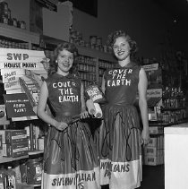 Umpqua Valley Hardware, interior display