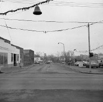 SE Stephens St. Hansen's & Shell gas