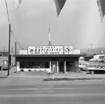 "One Hour Martinizing" cleaners, Roseburg