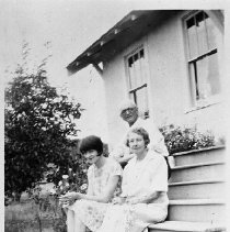 Mrr. & Mrs. Hugh Ritchie & daughter