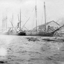 Ships at Gardiner dock