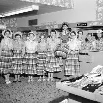 Craig's dress shop, Roseburg, OR