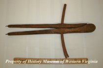 Side view of wing compass.