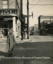 Looking east on Campbell Avenue from Jefferson, circa 1942