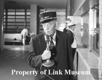 Buck Stewart Calling Trains, Roanoke Station