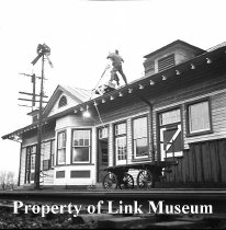 Link On Roof Platform At The Cloverdale Station