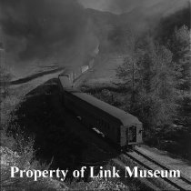 Browns Bottom All Of Train 201 Is Visible