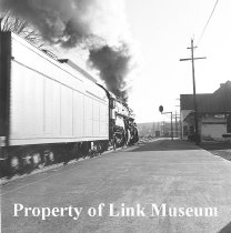 Y6 Passing Luray Station
